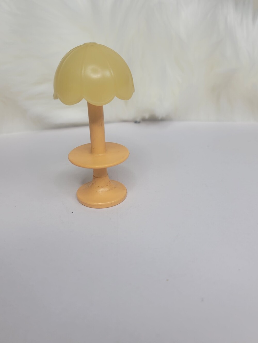 Fisher-Price Yellow Scallop-Top Toy Lamp
